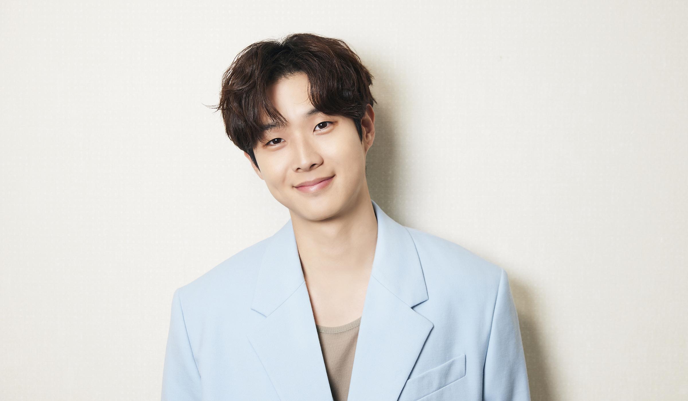 CHOI WOOSHIK Japan Official Fan Club